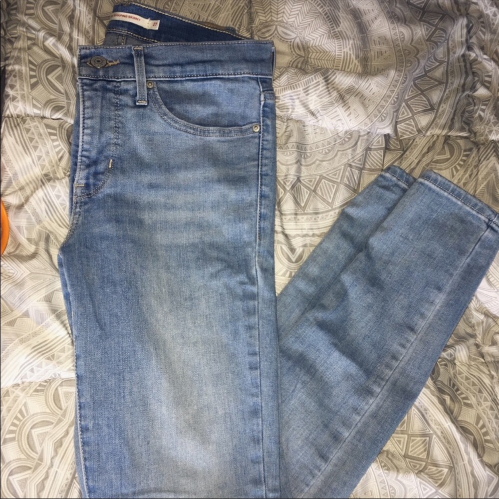 Levi’s Skinny Jeans (311 Shaping Skinny)